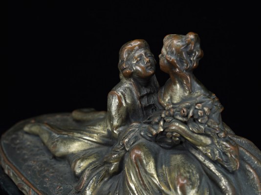 terracotta-sculptuur-close